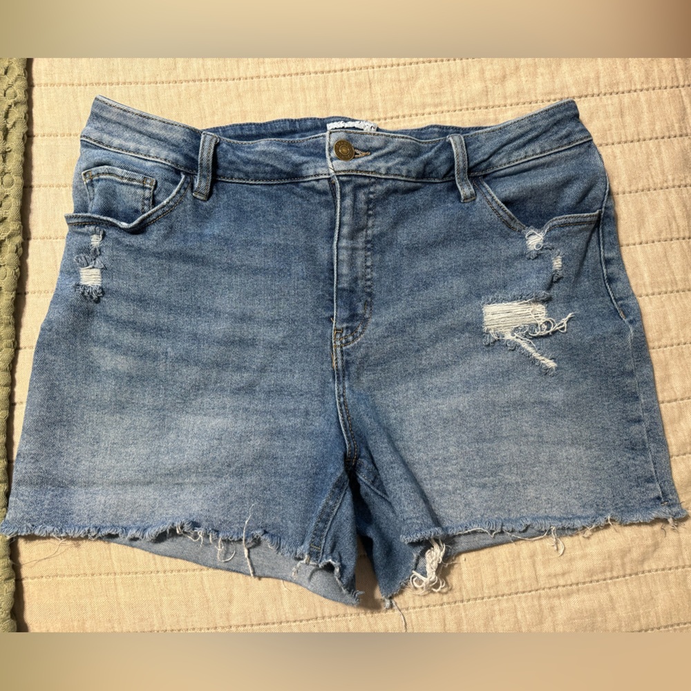 Ava & Viv distressed denim shorts